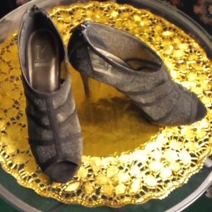 Elegant Martinelli Peep Toe Shoes, black, size 7.5